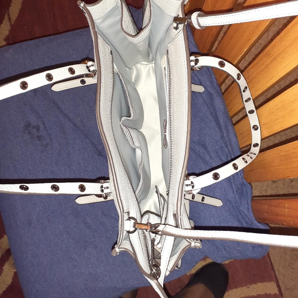 Handbag - Picture 2 of 8
